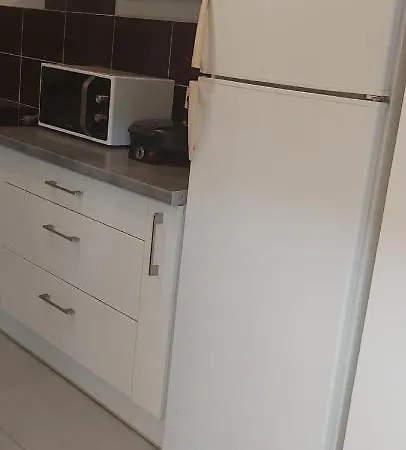 Kathy Apartman *